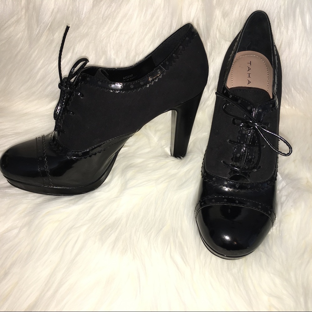 Tahari Agent heels